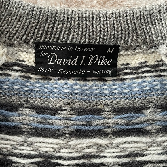 David I. Pike Vintage Norwegian Wool Cardigan Size ~ Medium Made in Norway - Picture 4 of 11